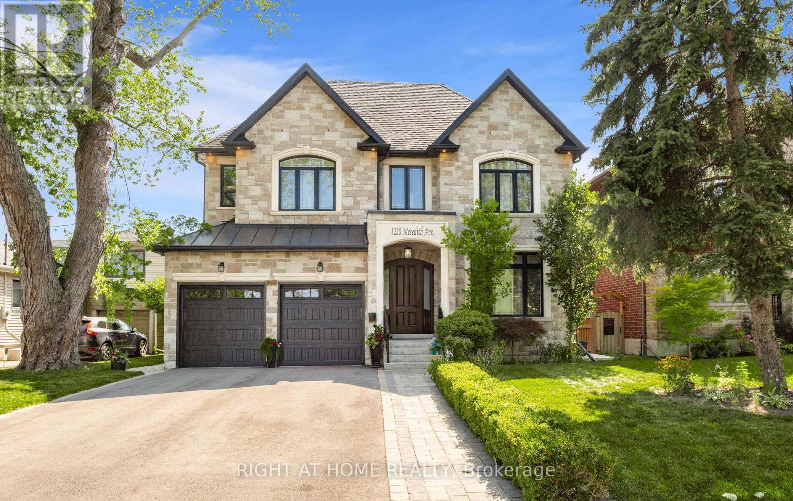 1220 Meredith Avenue, Mississauga, Ontario  L5E 2E3 - Photo 1 - W12429061