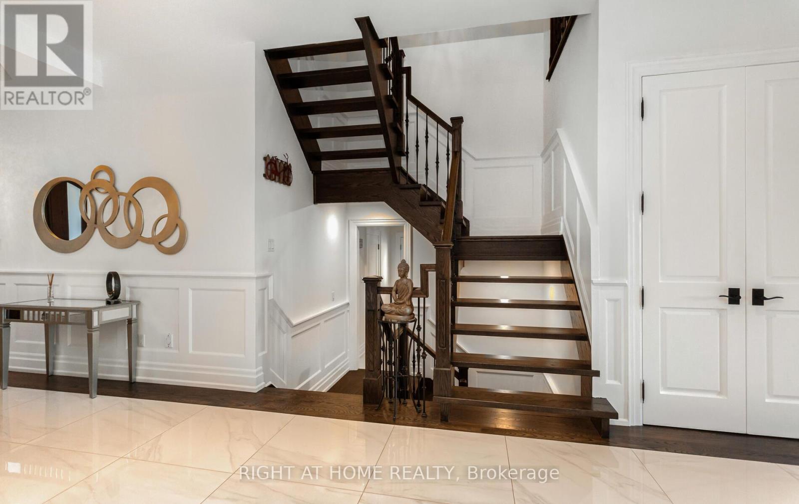 1220 Meredith Avenue, Mississauga, Ontario  L5E 2E3 - Photo 24 - W12429061