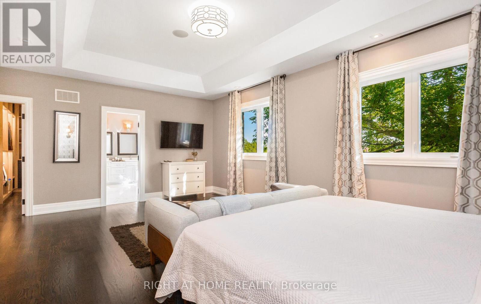 1220 Meredith Avenue, Mississauga, Ontario  L5E 2E3 - Photo 30 - W12429061