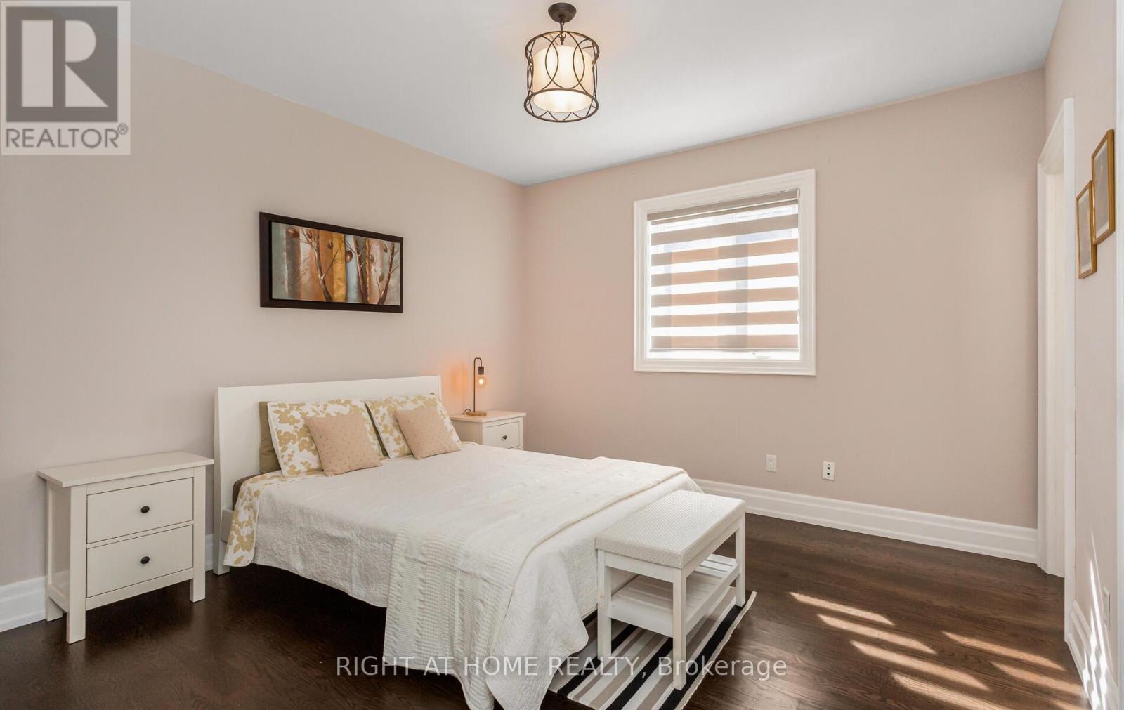 1220 Meredith Avenue, Mississauga, Ontario  L5E 2E3 - Photo 35 - W12429061