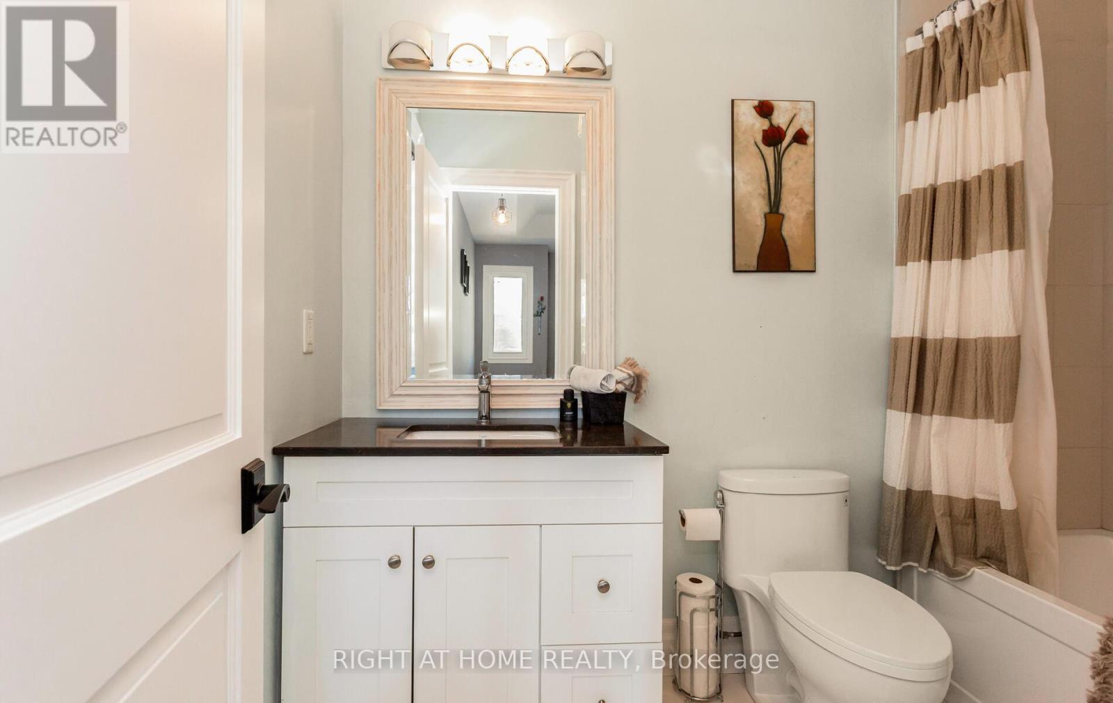 1220 Meredith Avenue, Mississauga, Ontario  L5E 2E3 - Photo 43 - W12429061