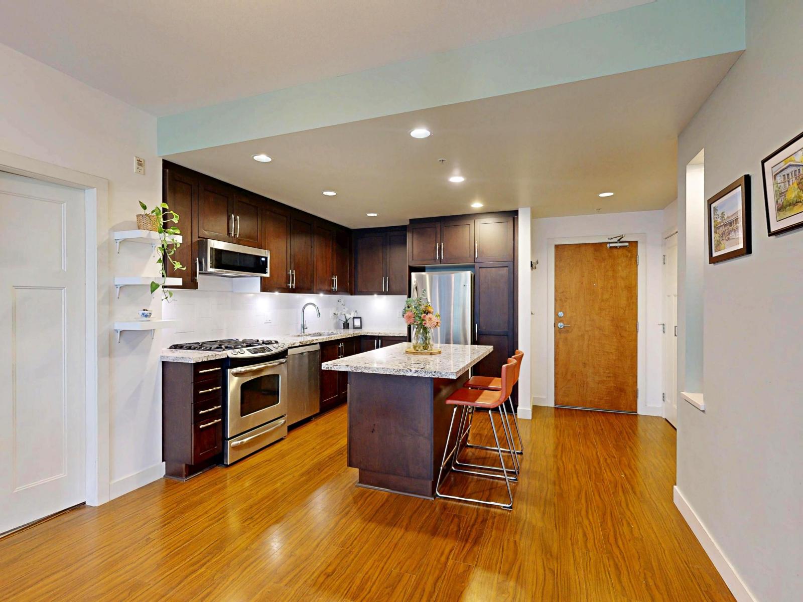 213 15428 31 Avenue, Surrey, British Columbia  V3Z 3W4 - Photo 2 - R3052683