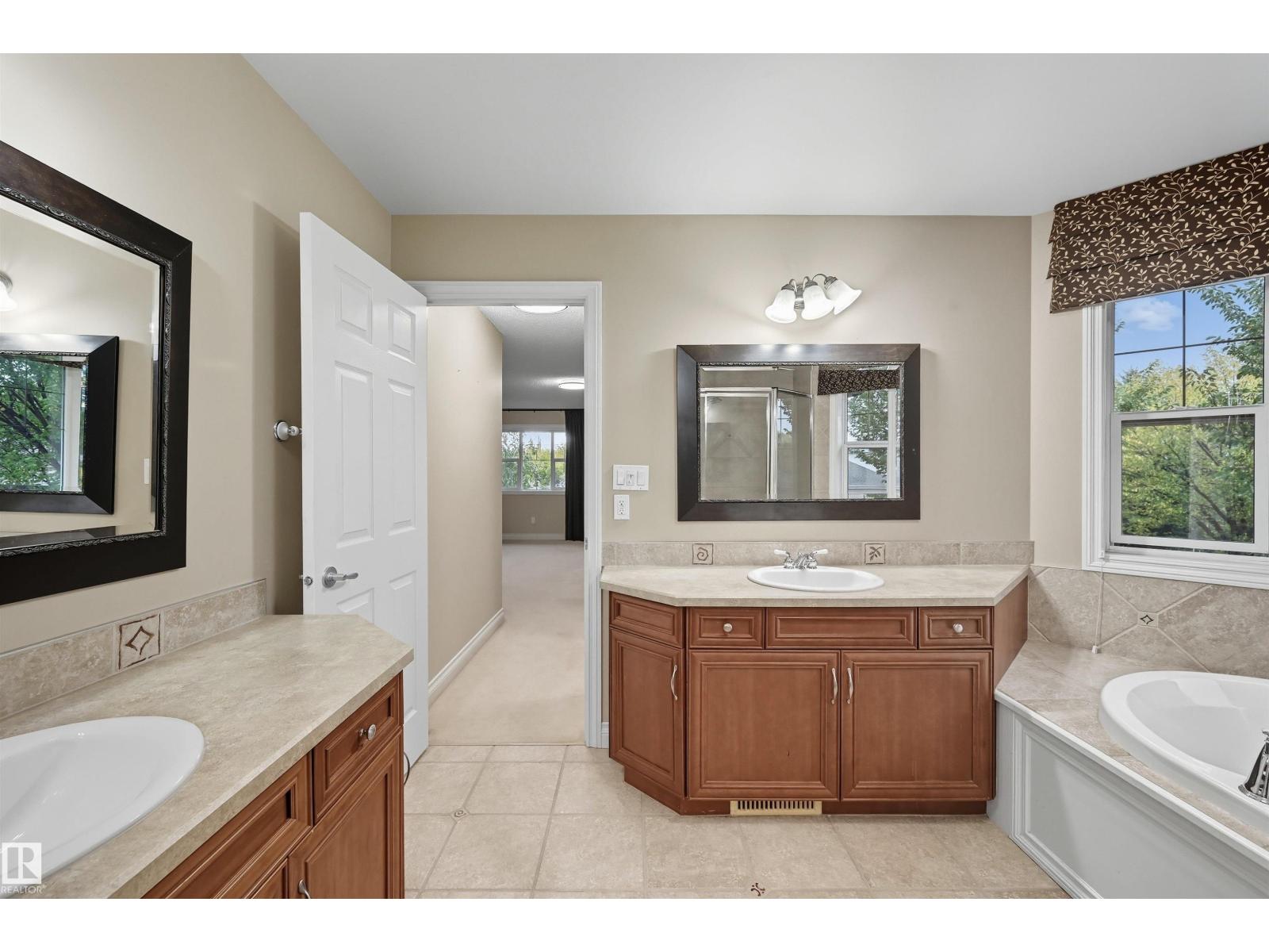 976 Hollingsworth Bn Nw, Edmonton, Alberta  T6R 3G7 - Photo 37 - E4459683