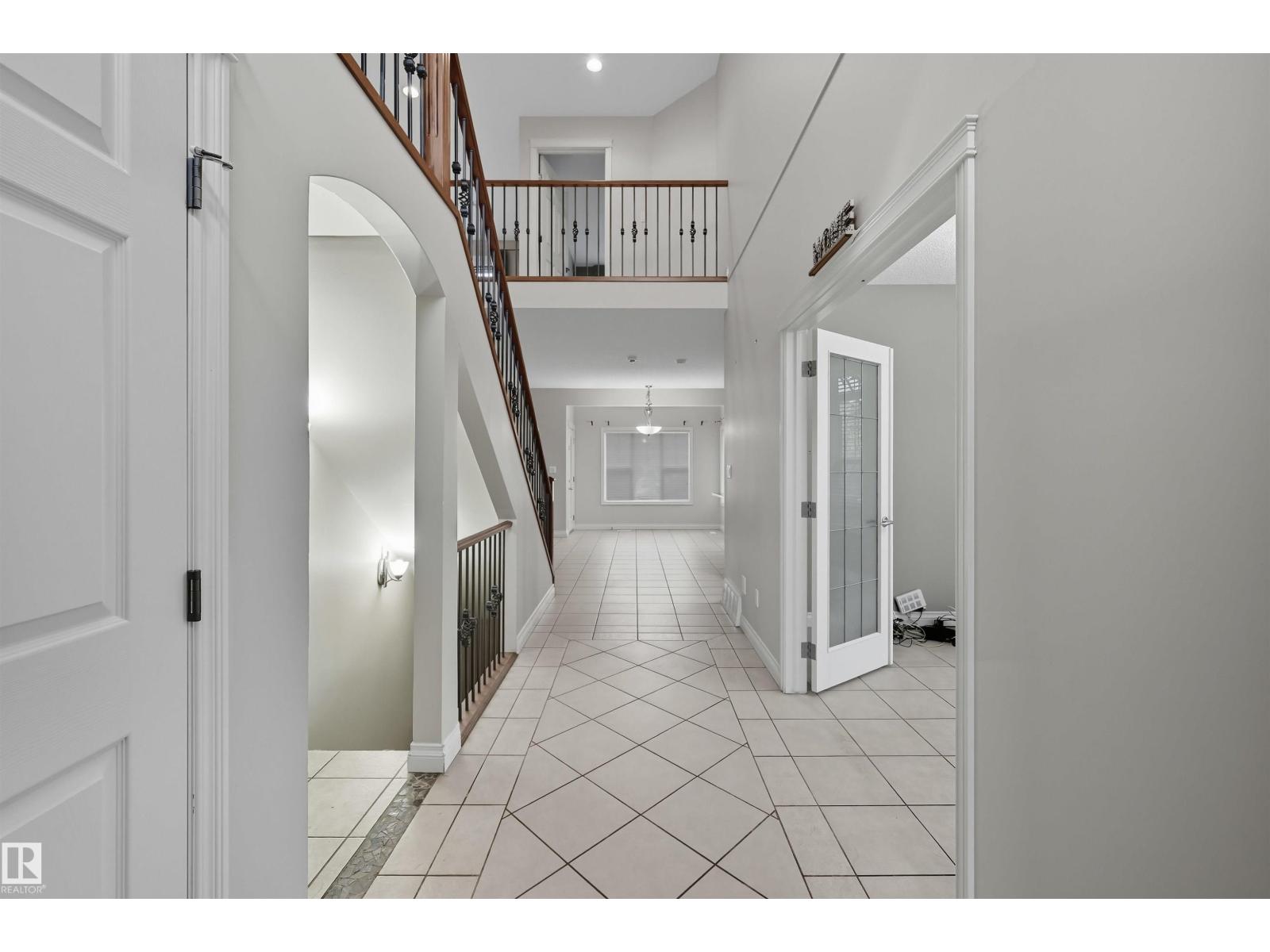 976 Hollingsworth Bn Nw, Edmonton, Alberta  T6R 3G7 - Photo 4 - E4459683