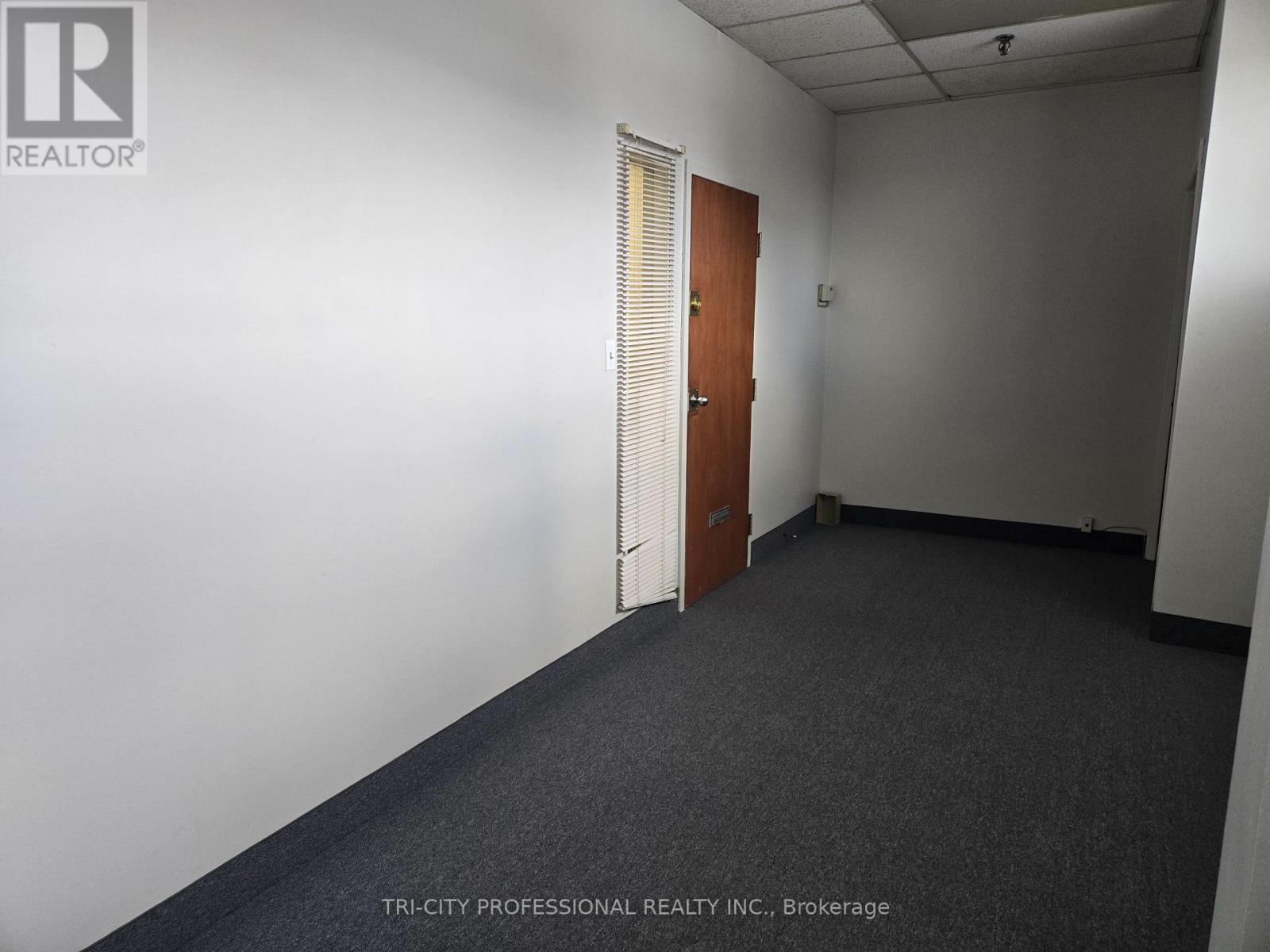 200 - 8 Melanie Drive, Brampton, Ontario  L4T 4K9 - Photo 4 - W12424794