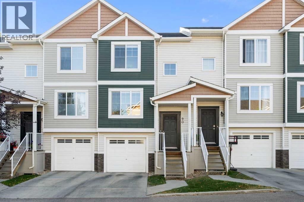 90 Pantego Lane NW, Calgary, Alberta