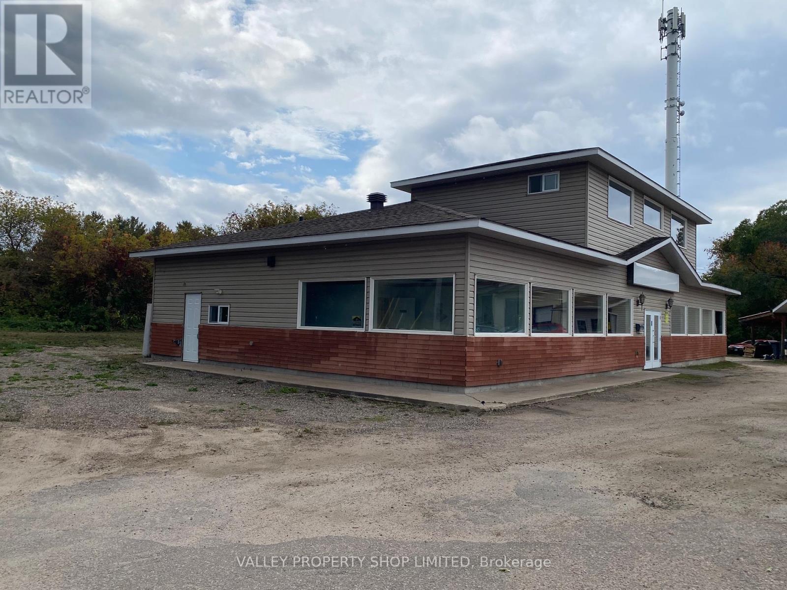 480 Boundary Road E, Pembroke, Ontario  K8A 6L5 - Photo 3 - X12249742
