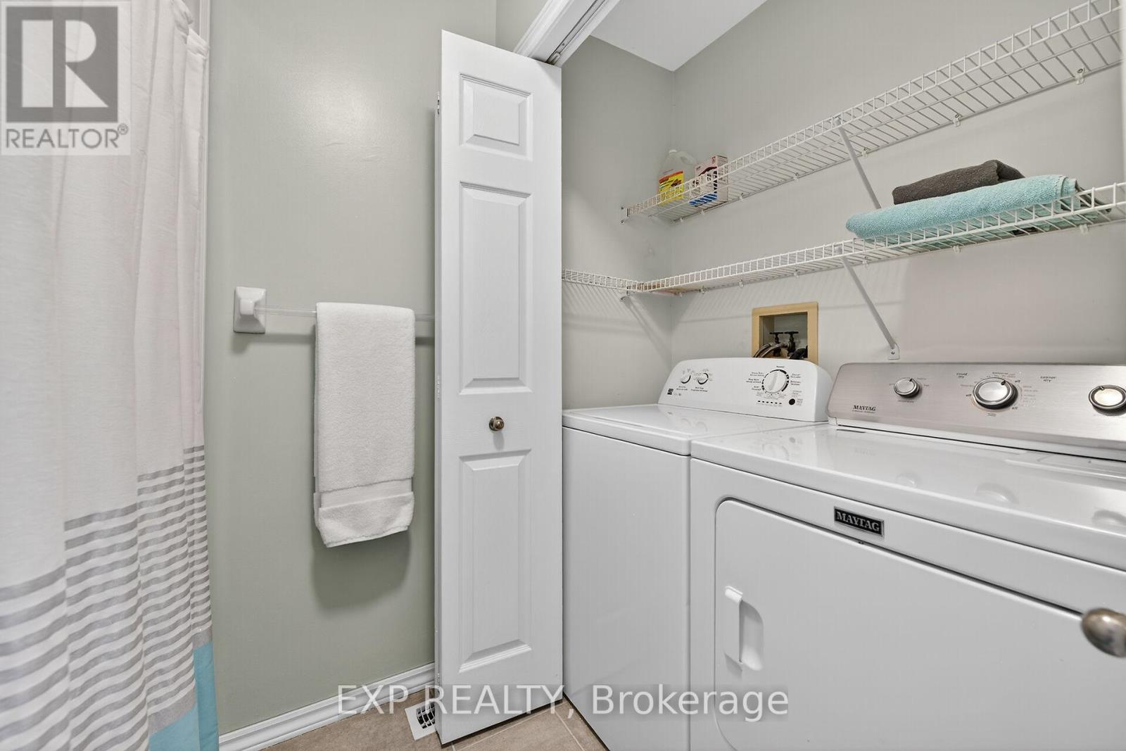 2 - 20 Courtland Drive, Brantford, Ontario  N3R 7Y2 - Photo 14 - X12428890