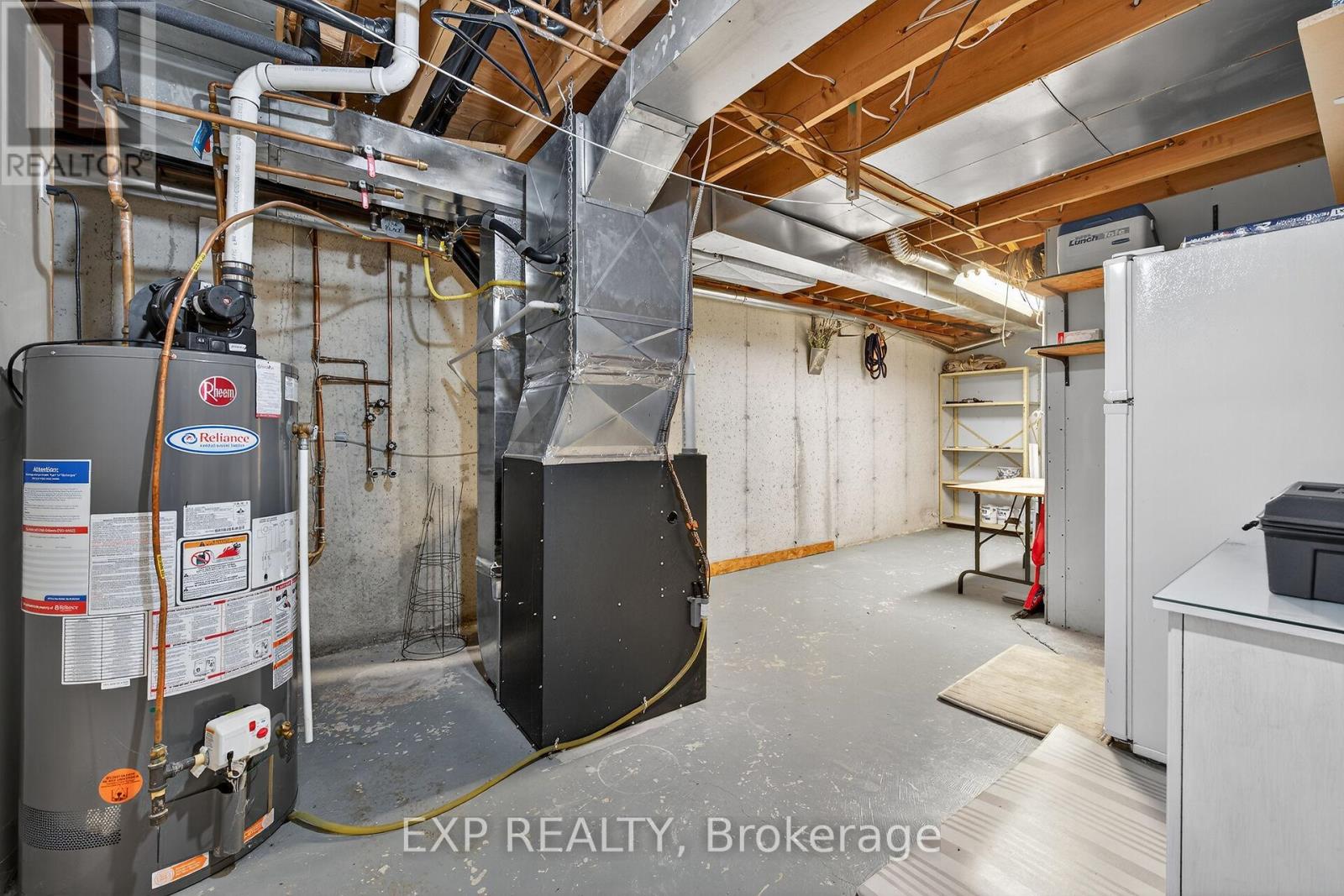 2 - 20 Courtland Drive, Brantford, Ontario  N3R 7Y2 - Photo 23 - X12428890
