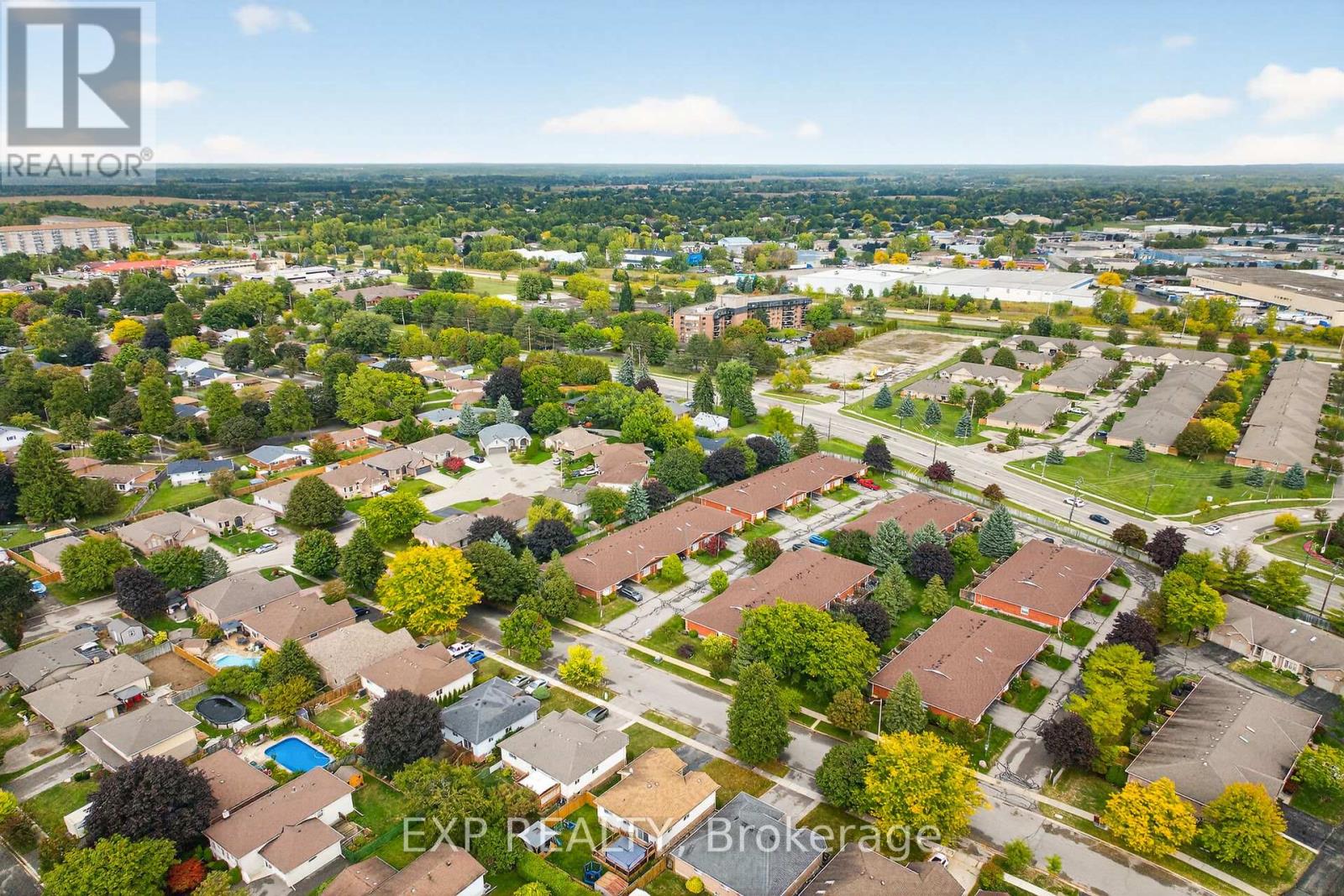 2 - 20 Courtland Drive, Brantford, Ontario  N3R 7Y2 - Photo 38 - X12428890