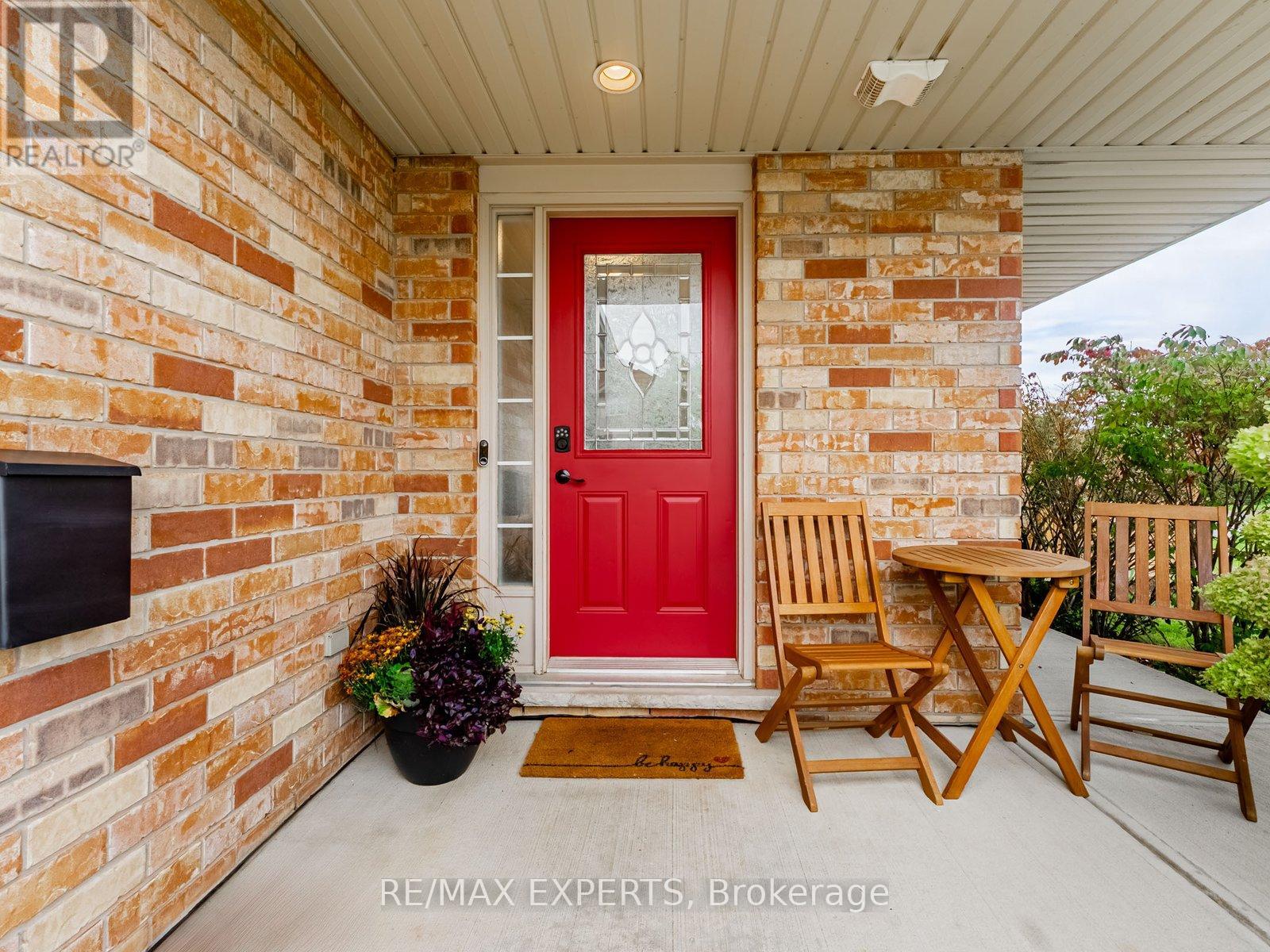 1 Clough Crescent, Guelph, Ontario  N1L 0G1 - Photo 4 - X12428898
