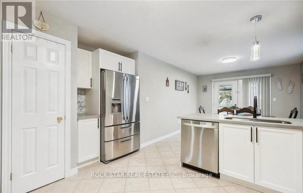 996 Beach Boulevard, Hamilton, Ontario  L8H 6Z4 - Photo 11 - X12428907