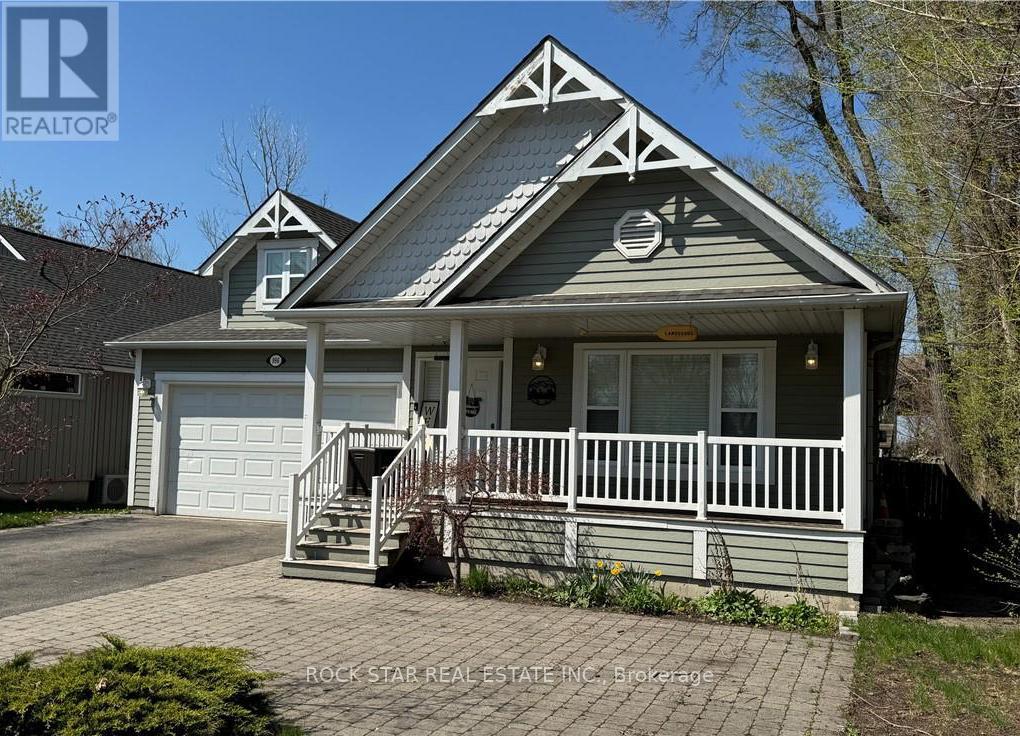 996 Beach Boulevard, Hamilton, Ontario  L8H 6Z4 - Photo 2 - X12428907