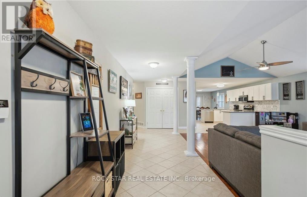996 Beach Boulevard, Hamilton, Ontario  L8H 6Z4 - Photo 5 - X12428907