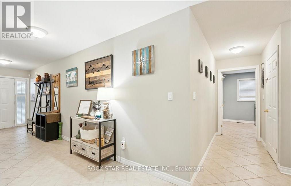 996 Beach Boulevard, Hamilton, Ontario  L8H 6Z4 - Photo 6 - X12428907