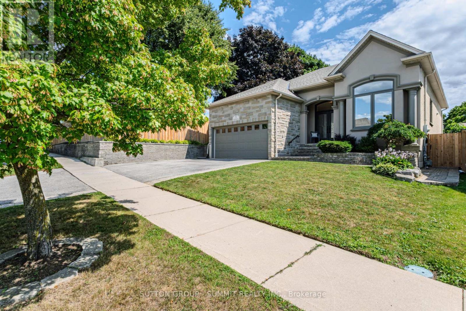 5 Macdonald Crescent, Brantford, Ontario  N3R 8B2 - Photo 3 - X12428957