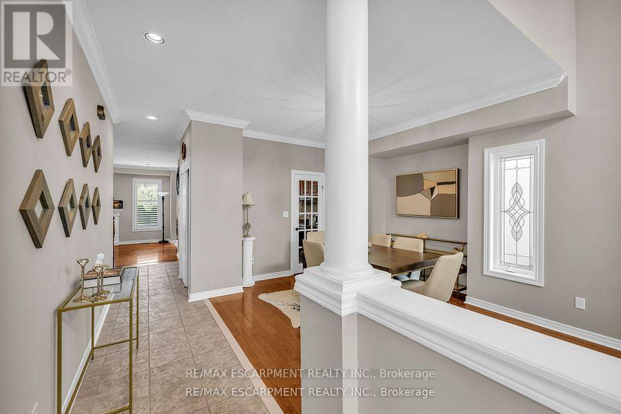 38 Sunbeam Drive, Hamilton, Ontario  L9B 2X9 - Photo 3 - X12428972