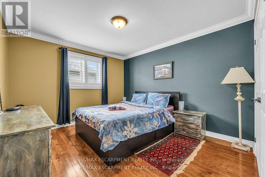 38 Sunbeam Drive, Hamilton, Ontario  L9B 2X9 - Photo 32 - X12428972