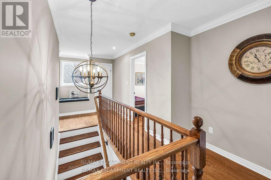 38 Sunbeam Drive, Hamilton, Ontario  L9B 2X9 - Photo 36 - X12428972