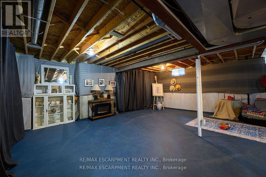 38 Sunbeam Drive, Hamilton, Ontario  L9B 2X9 - Photo 37 - X12428972