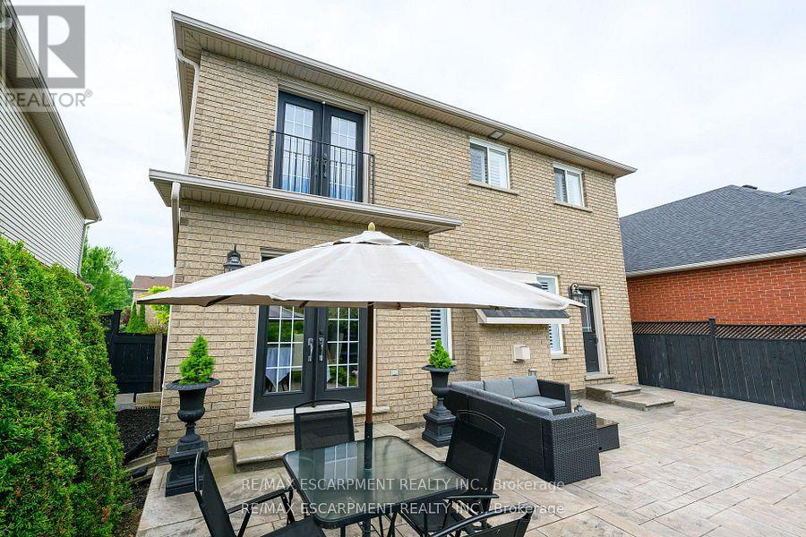 38 Sunbeam Drive, Hamilton, Ontario  L9B 2X9 - Photo 38 - X12428972