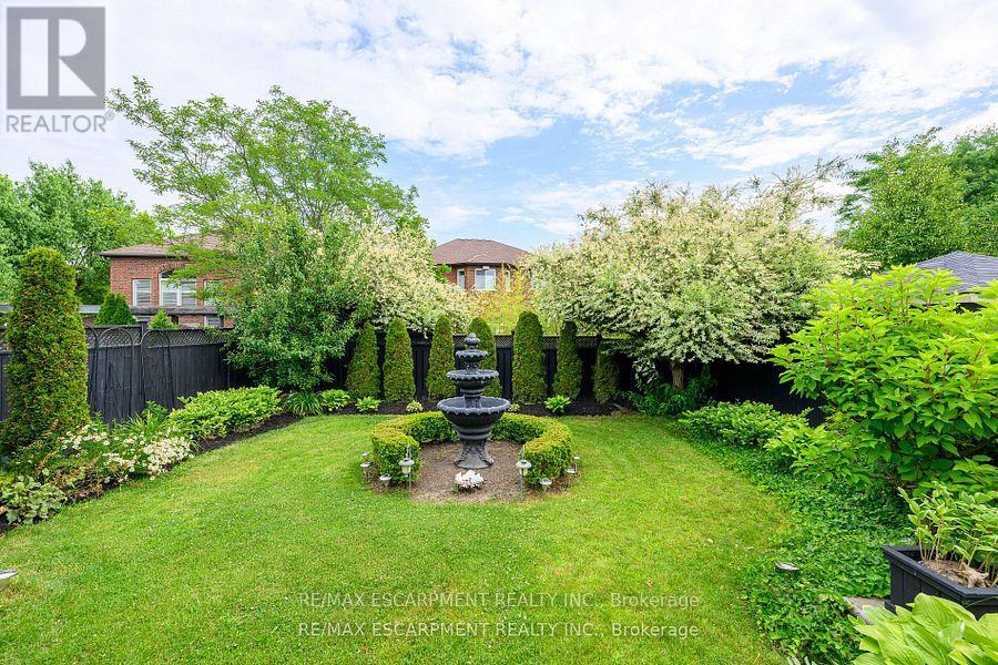 38 Sunbeam Drive, Hamilton, Ontario  L9B 2X9 - Photo 47 - X12428972