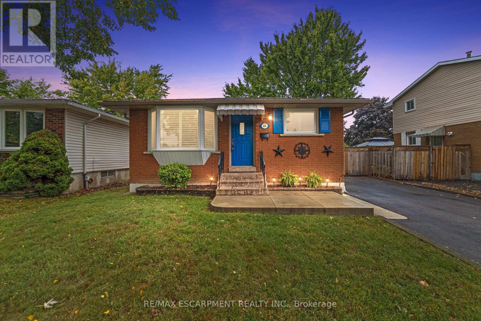 111 BOSTON CRESCENT, Hamilton, Ontario