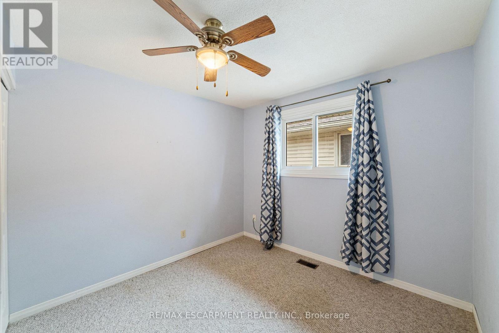 111 Boston Crescent, Hamilton, Ontario  L8T 4N1 - Photo 13 - X12428973