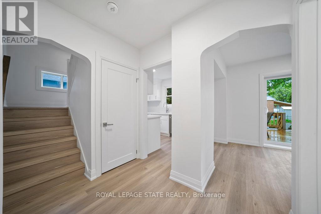 Unit 1 - 172 East 34th Street, Hamilton, Ontario  L8V 3W6 - Photo 4 - X12428979