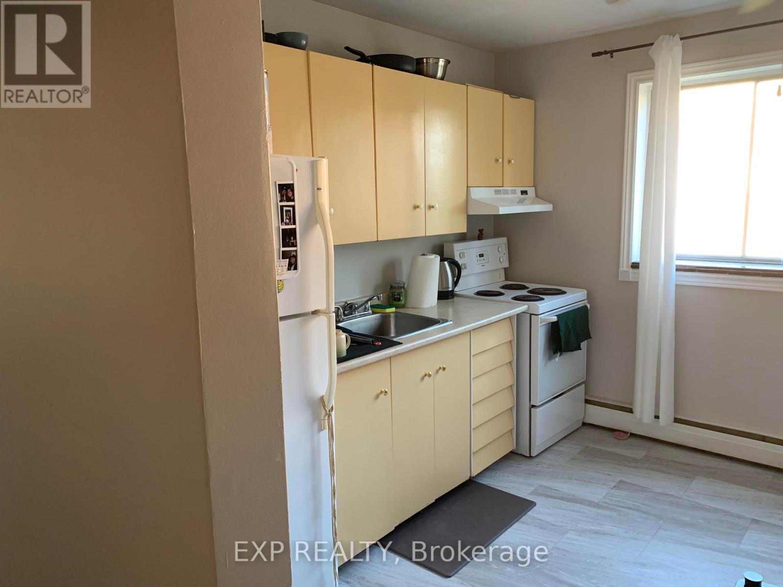 6 - 42 Hilltop Drive, Cambridge, Ontario  N1R 1T1 - Photo 6 - X12428999