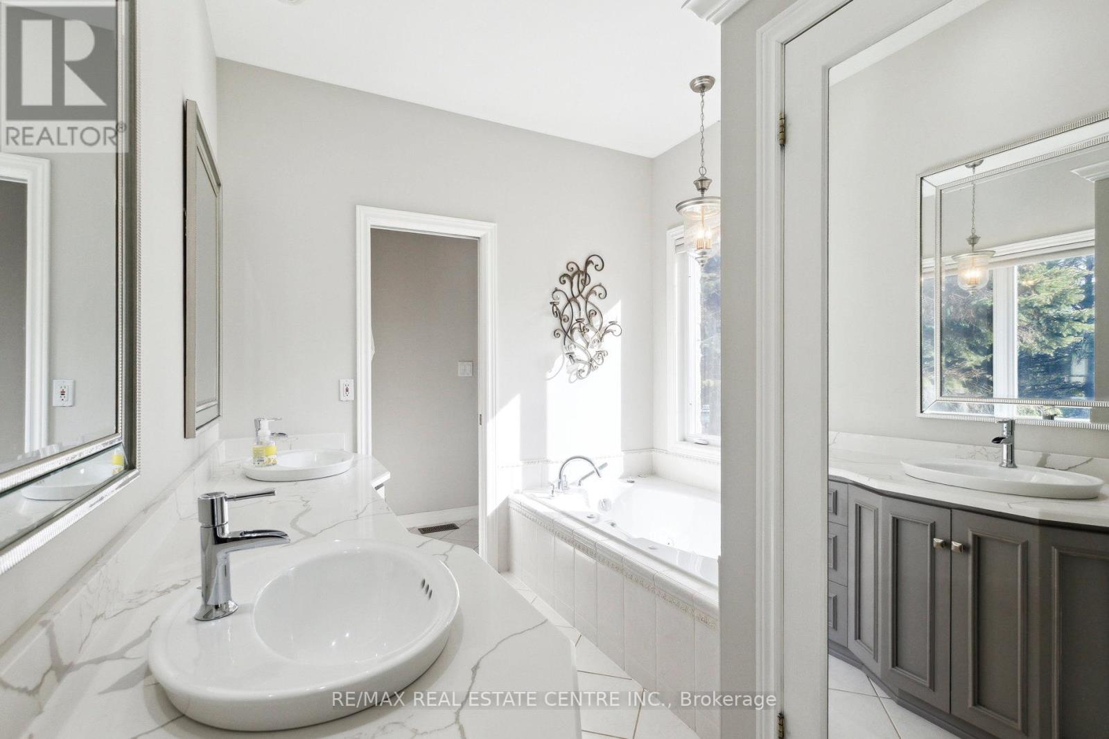6 Fox Run Road, Puslinch, Ontario  N1H 6H9 - Photo 24 - X12429011