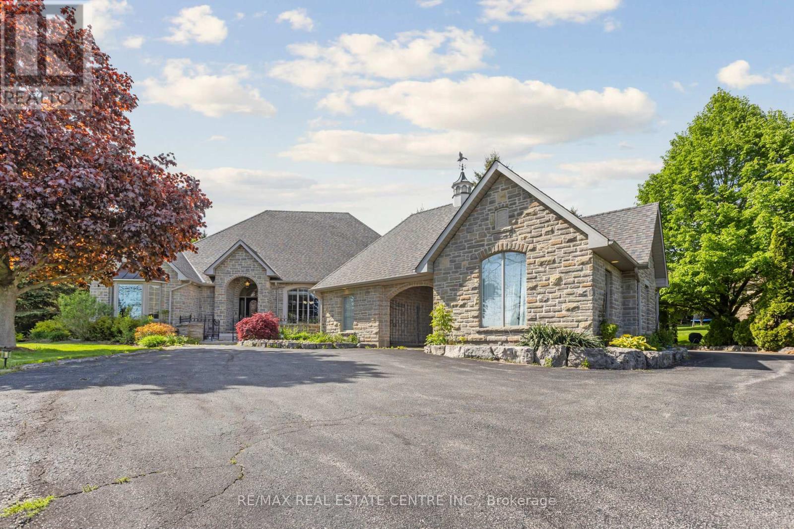 6 Fox Run Road, Puslinch, Ontario  N1H 6H9 - Photo 3 - X12429011