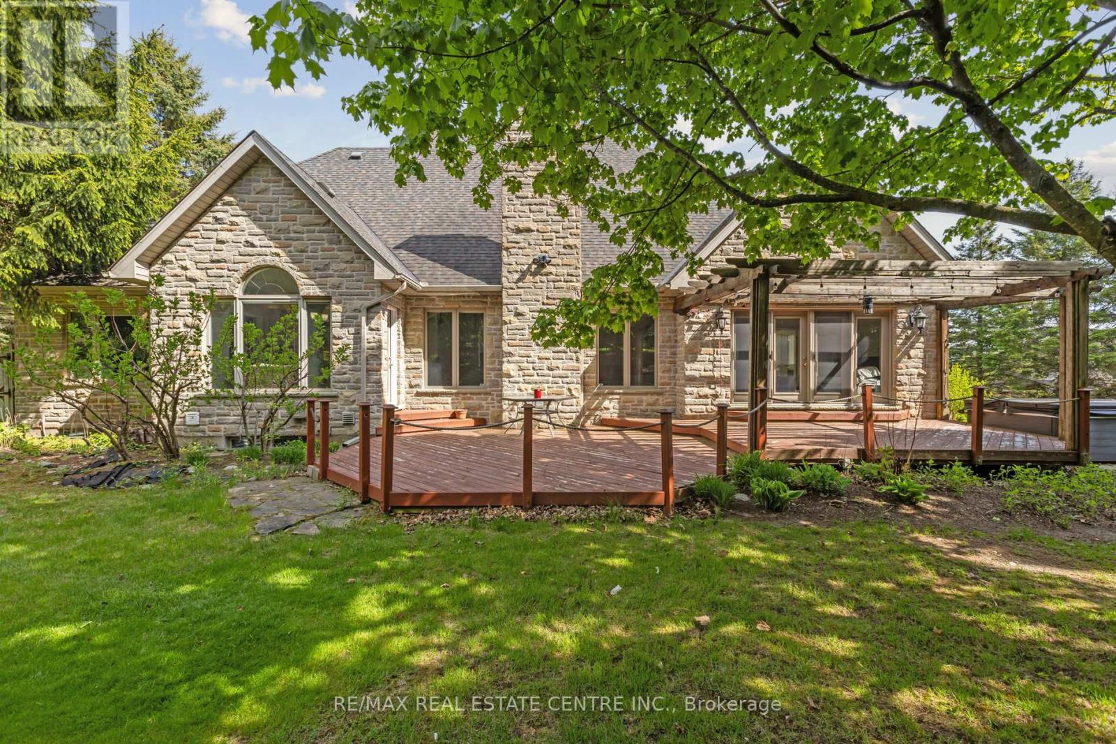6 Fox Run Road, Puslinch, Ontario  N1H 6H9 - Photo 45 - X12429011