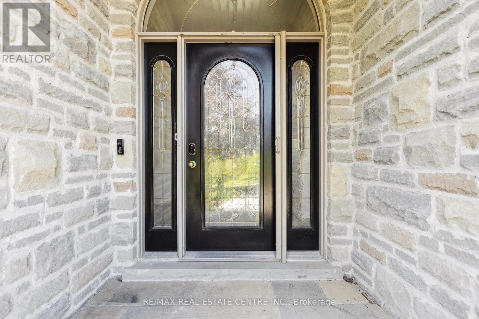 6 Fox Run Road, Puslinch, Ontario  N1H 6H9 - Photo 7 - X12429011