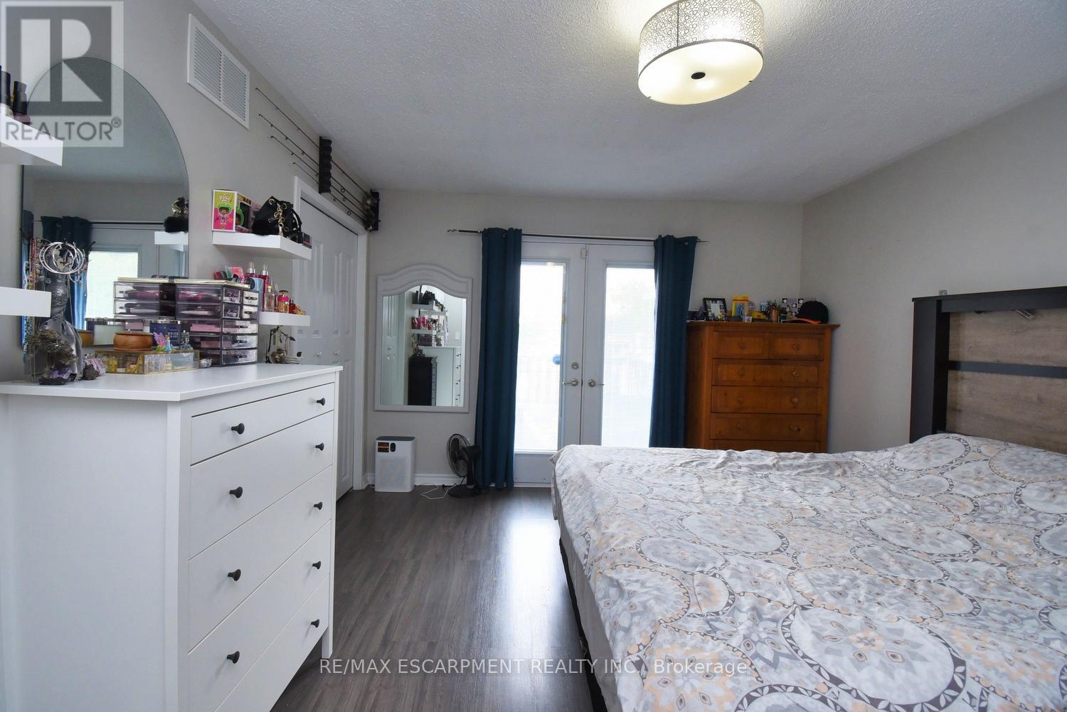 3 Evelyn Street, Brantford, Ontario  N3R 3G8 - Photo 18 - X12429012