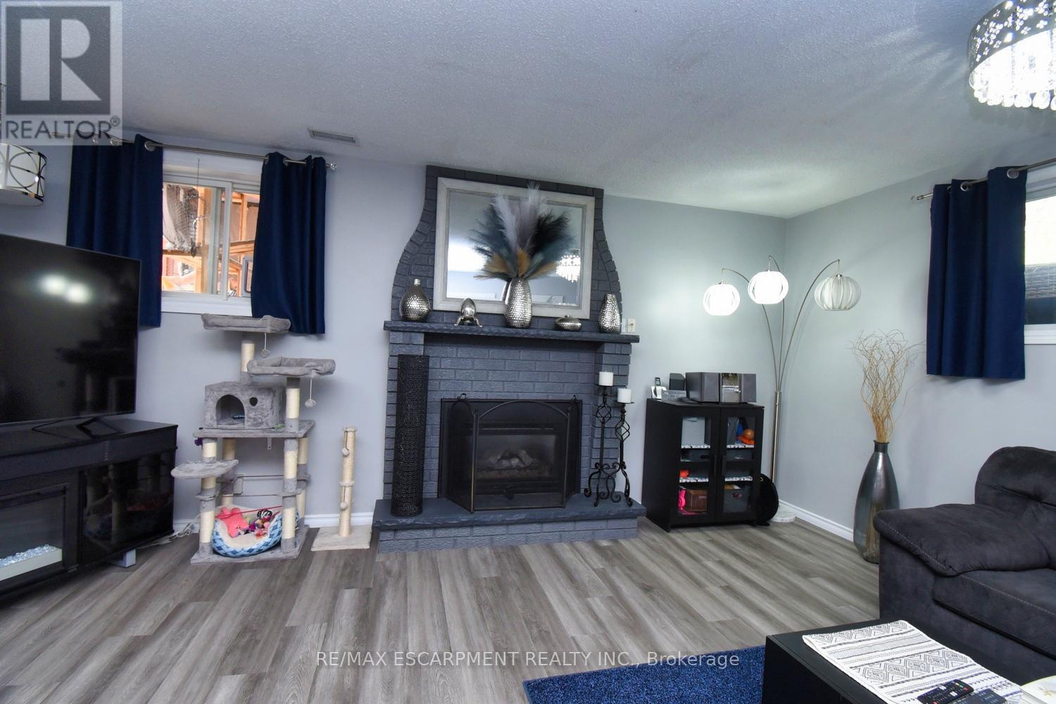 3 Evelyn Street, Brantford, Ontario  N3R 3G8 - Photo 23 - X12429012