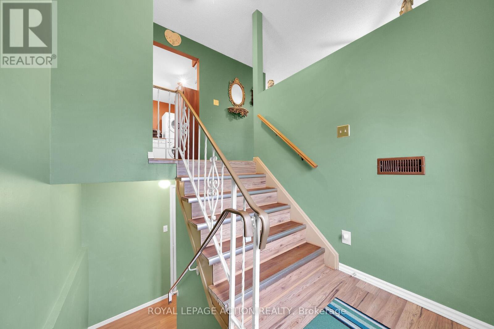 8 Maple Crescent, Brant, Ontario  N3L 3R4 - Photo 7 - X12429017