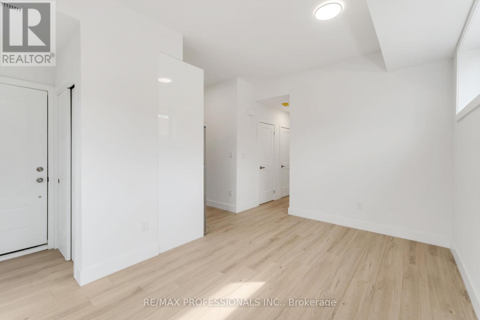 106 - 7277 Wilson Crescent, Niagara Falls, Ontario  L2G 4R8 - Photo 10 - X12429021