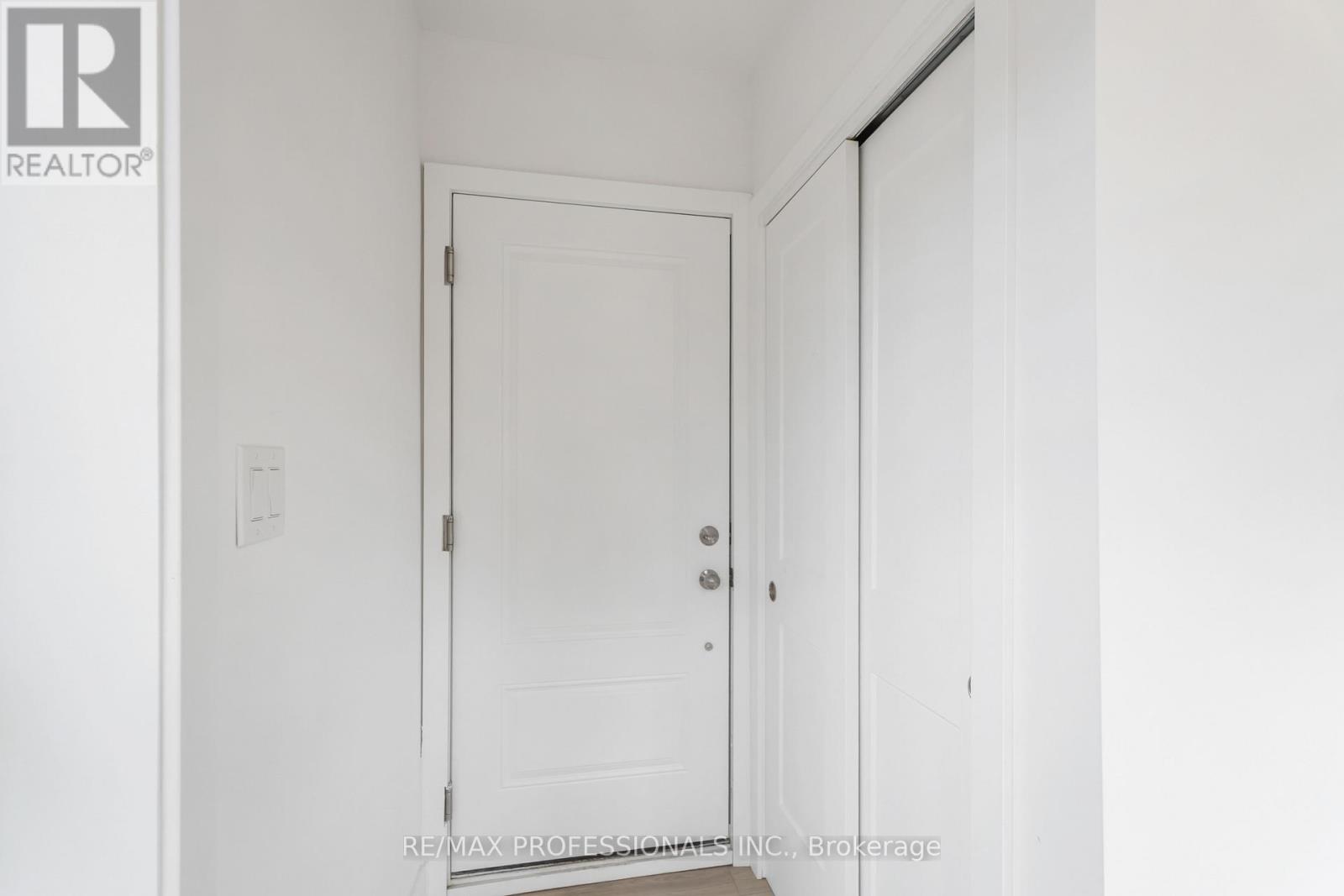 106 - 7277 Wilson Crescent, Niagara Falls, Ontario  L2G 4R8 - Photo 7 - X12429021