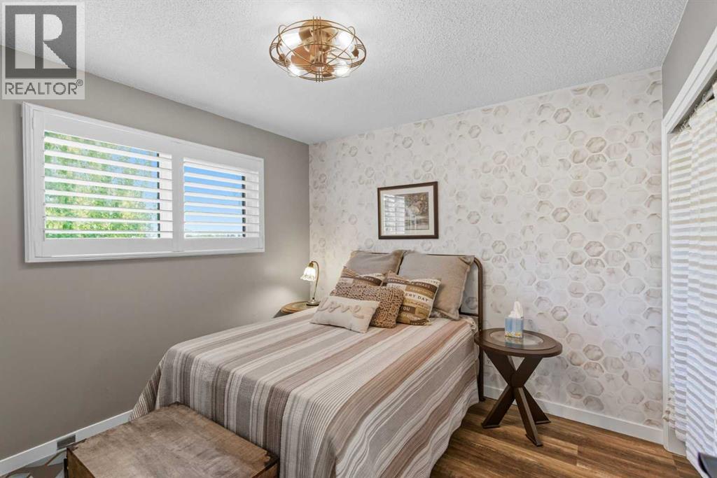 83 Brazeau Crescent Sw, Calgary, Alberta  T2W 0Z2 - Photo 13 - A2259765