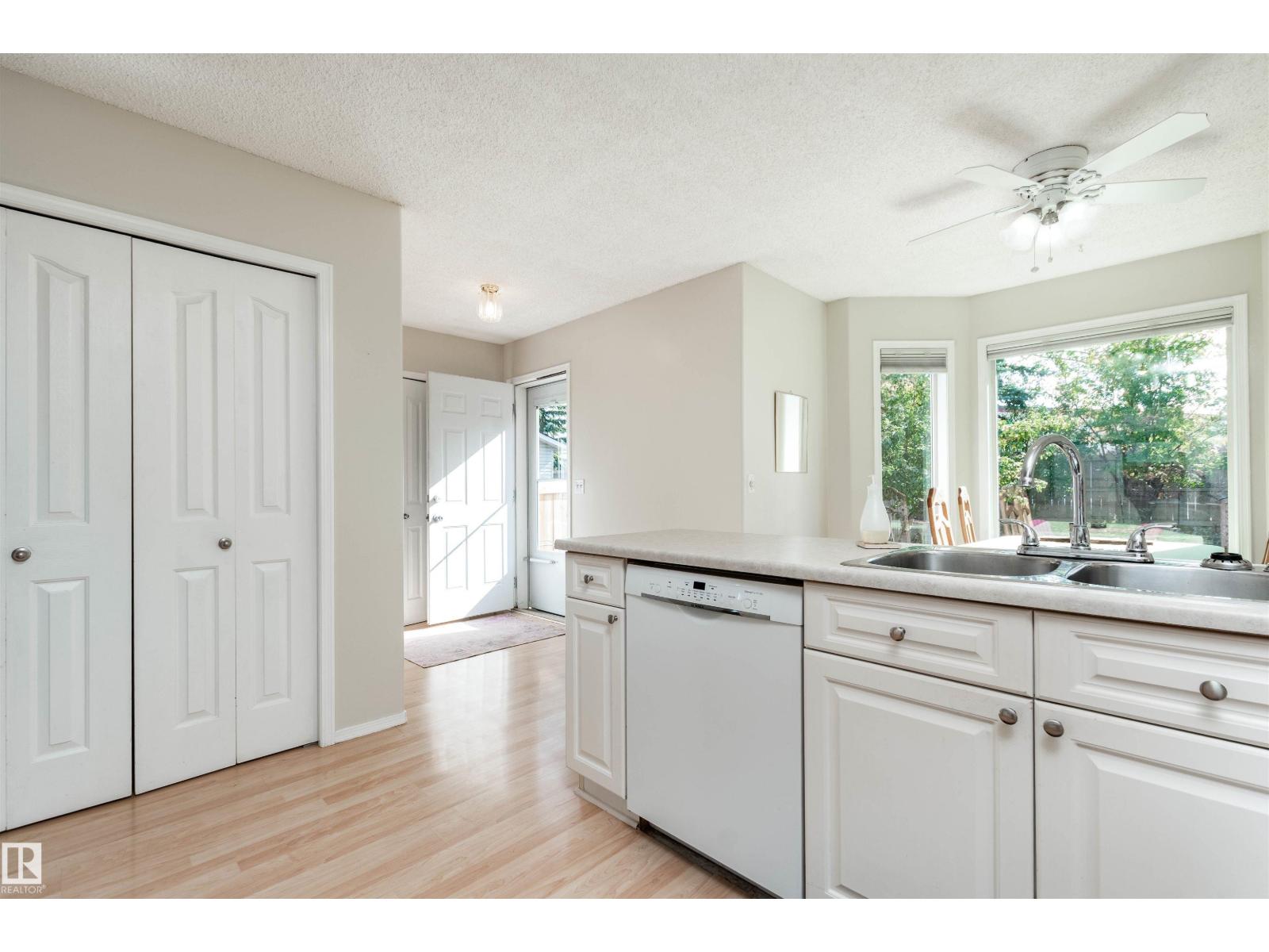 955 Normandy Ln, Sherwood Park, Alberta  T8A 5X6 - Photo 11 - E4459691