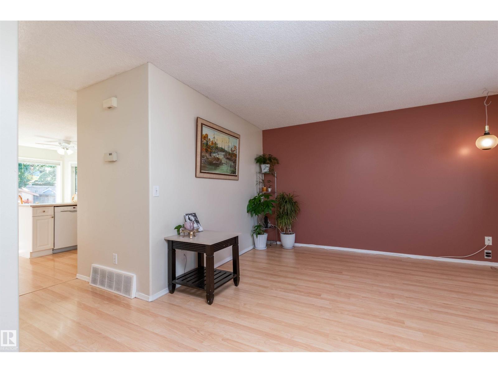 955 Normandy Ln, Sherwood Park, Alberta  T8A 5X6 - Photo 4 - E4459691