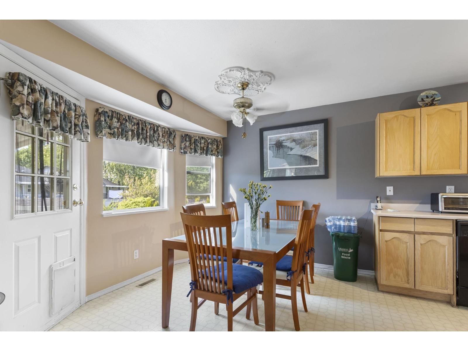 8479 Cade Barr Street, Mission, British Columbia  V2V 7K4 - Photo 11 - R3052052