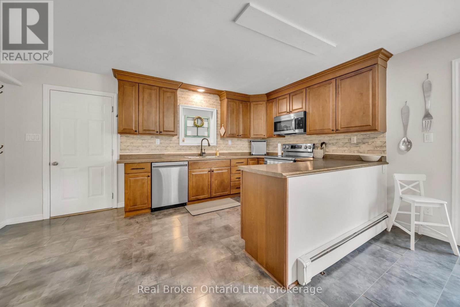 218 Cambridge Street, Arran-Elderslie, Ontario  N0G 2N0 - Photo 13 - X12213983