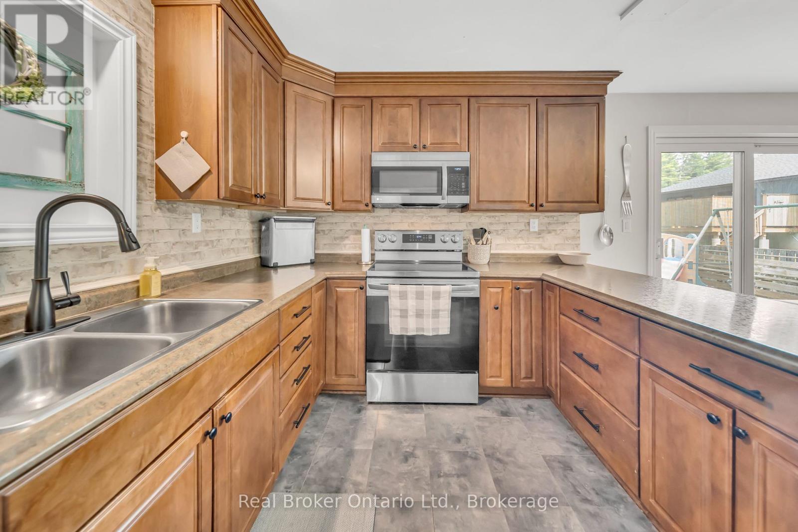 218 Cambridge Street, Arran-Elderslie, Ontario  N0G 2N0 - Photo 16 - X12213983