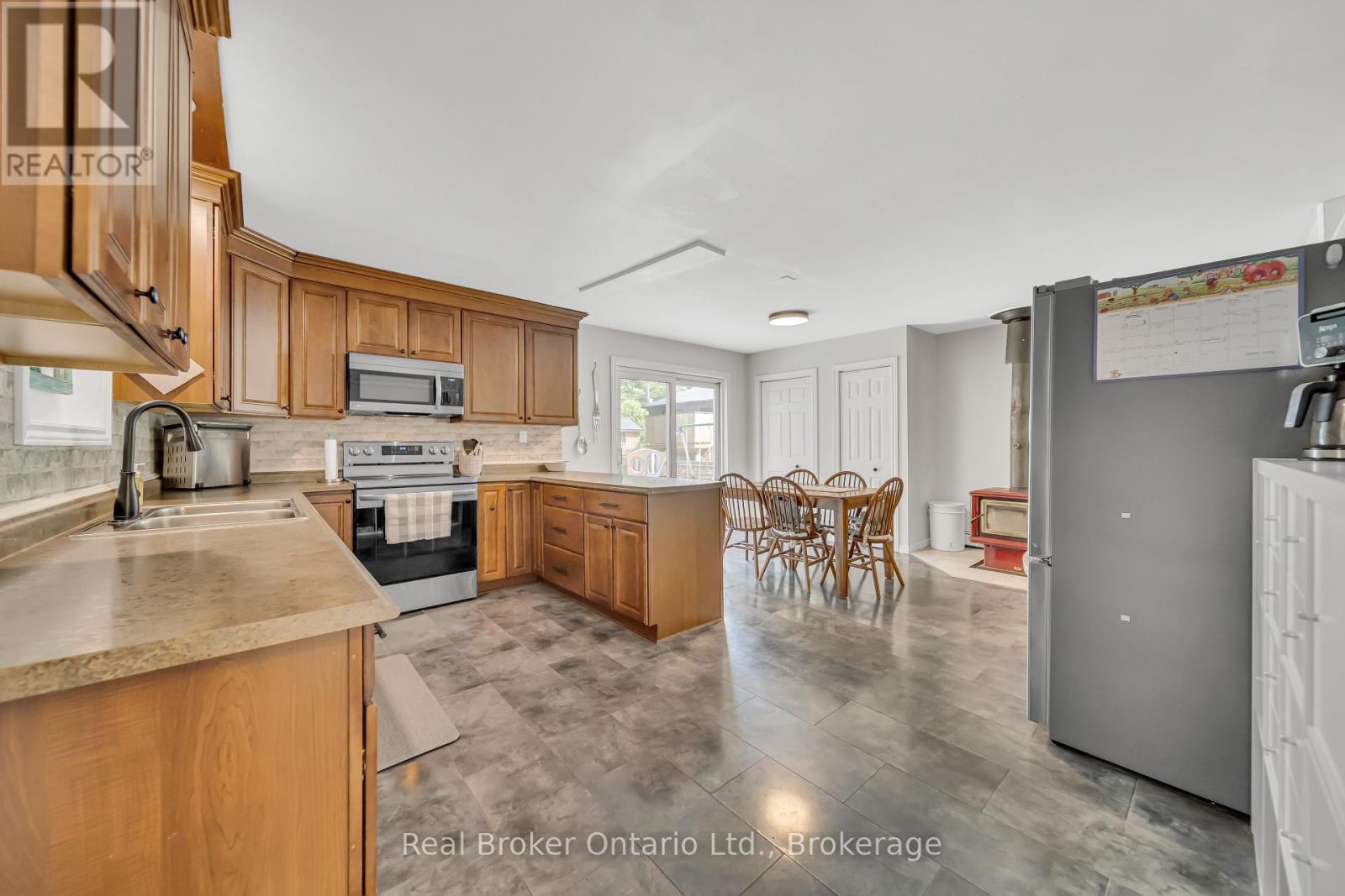 218 Cambridge Street, Arran-Elderslie, Ontario  N0G 2N0 - Photo 15 - X12213983