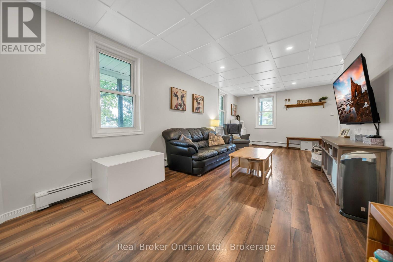 218 Cambridge Street, Arran-Elderslie, Ontario  N0G 2N0 - Photo 10 - X12213983