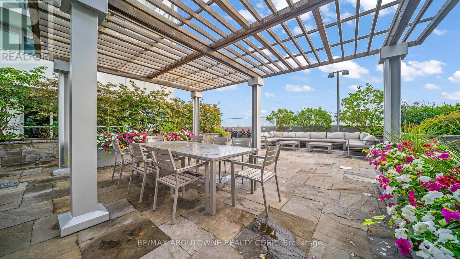 1008 - 55 Speers Road, Oakville, Ontario  L6K 0H9 - Photo 22 - W12428650