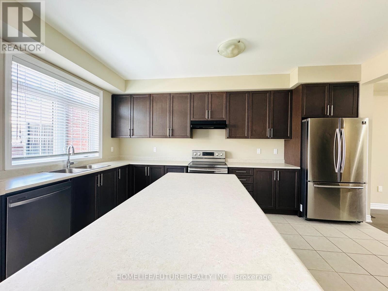 20 Aldridge Lane, Clarington, Ontario  L1B 0K8 - Photo 4 - E12422709