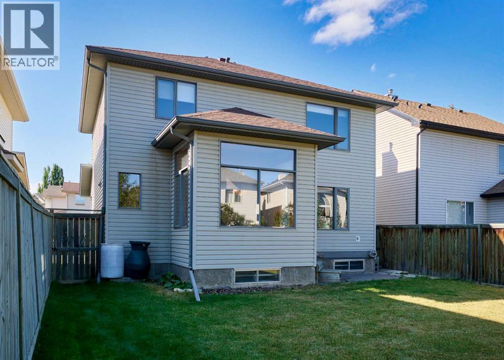 19 Westpoint Court Sw, Calgary, Alberta  T3H 4M7 - Photo 4 - A2259231